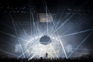 The Kolors arena show in Milan lit with Ayrton Cobra