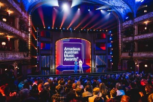 Martin Mac One beleuchten Amadeus Austrian Music Awards