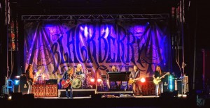 Corona: Chris Hathaway chooses Chauvet for Blackberry Smoke drive-in show