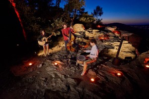 Humblo geben Waldkonzerte Akku-Lichttechnik von Cameo