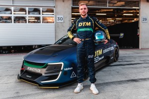 DTM, Schaeffler und Riedel testen remote gesteuerten E-Rennwagen