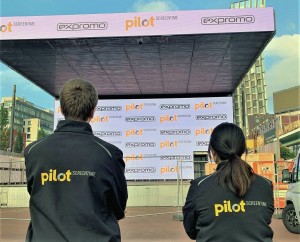 Pilot Screentime digitalisiert Spielbudenplatz auf der Reeperbahn