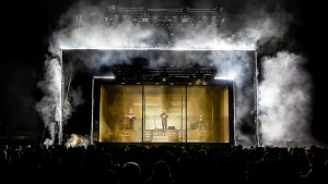 GLP unterstützt holografische Box von FragmentNine für Alt-J-UK-Tour