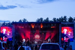 Corona: Martin Audio WPM line arrays used at Cheshire Fairgrounds