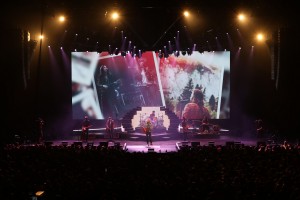 Chris Reade lights Dierks Bentley tour with Chauvet